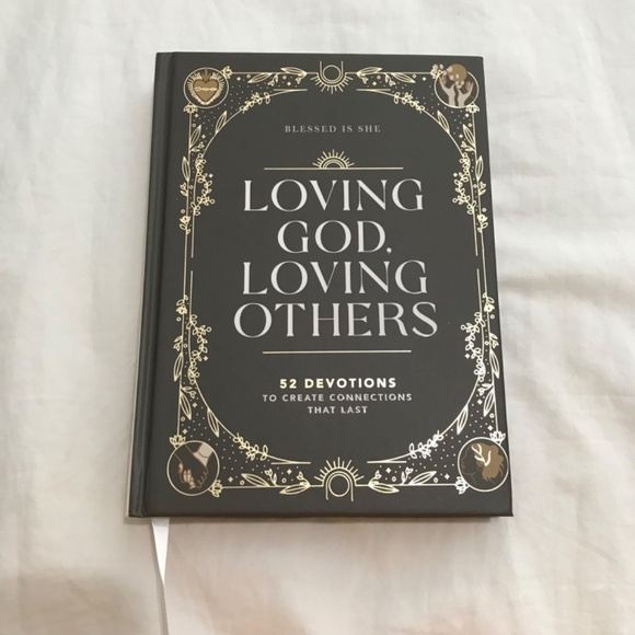 📚3/$35 Blessed Is She Loving God, Loving Others Hardcover Devotional Book - Picture 3 of 10